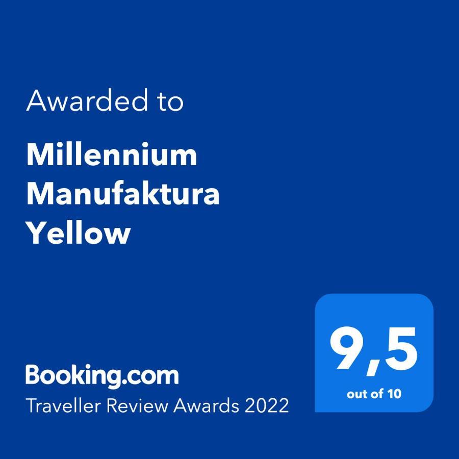 Millennium Manufaktura Yellow Warsaw Luaran gambar